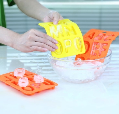 26 Letters Design Rubber Ice Cube Tray , Flexible Ice Cube Trays Healthy