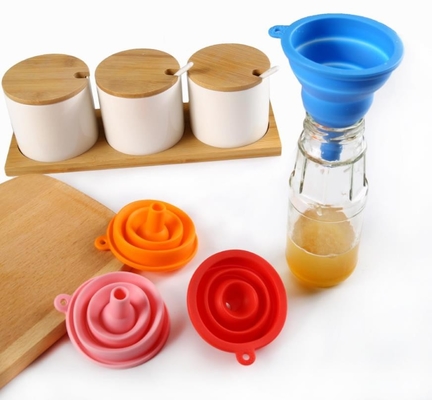 Small size Foldable styles Food Grade Silicone Funnel Kitchen tools
